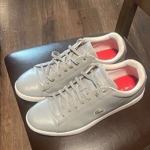 Lacoste Men's Light Gray Leather Low-Top Sneakers with Red Insole
